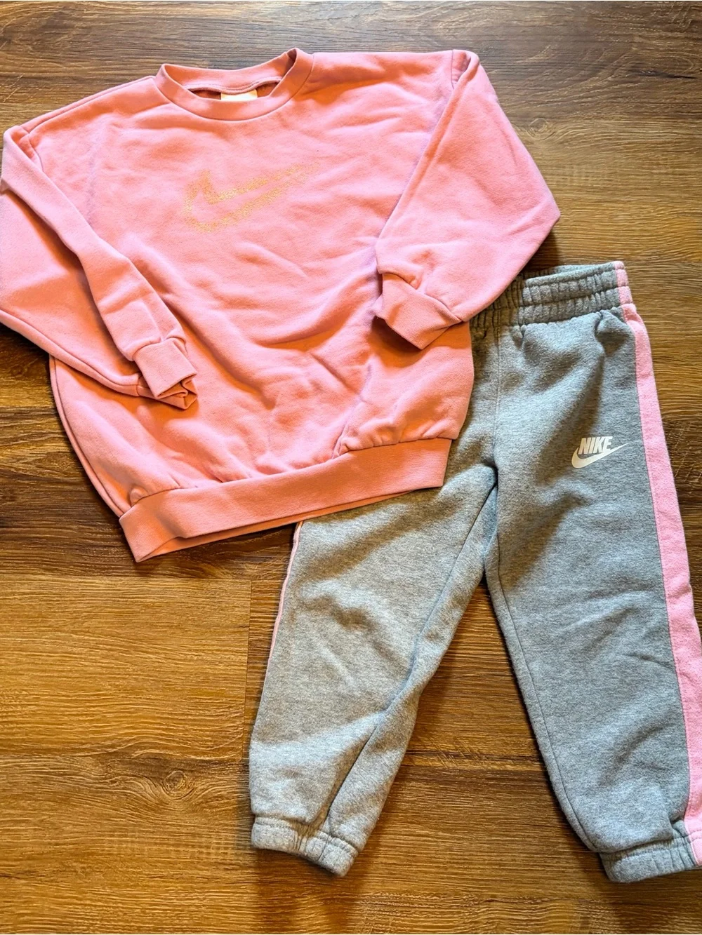🌸 Nike Girls Pink & Gray Fleece Jogger Set 4T 💖